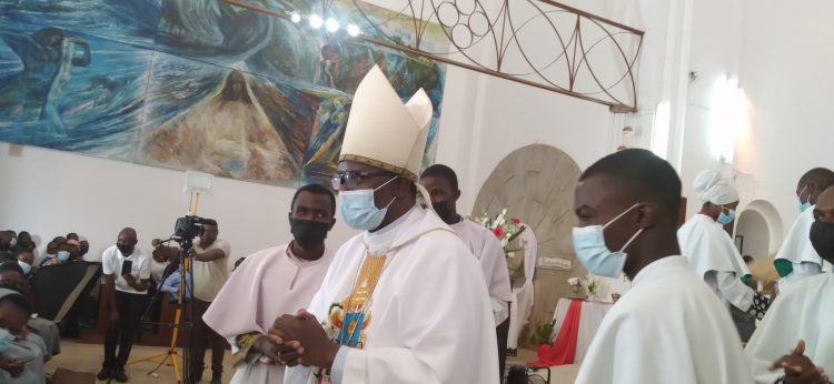 Dom Ernesto Maguengue despede-se da Arquidiocese de Nampula com sentimento de gratidão