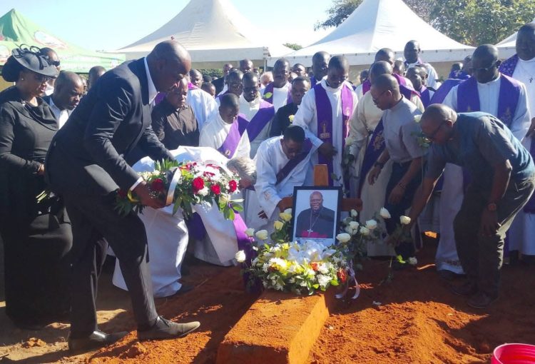 HOMENAGENS DESTACAM LEGADO DE FÉ, PAZ E SERVIÇO DE DOM OSÓRIO CITORA